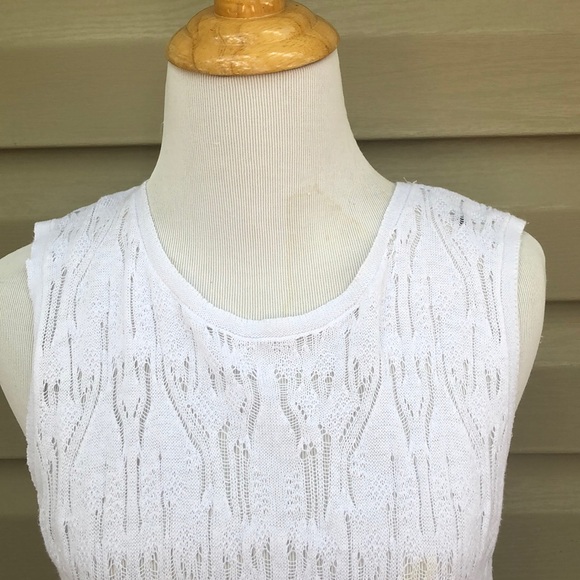 Vera Wang women’s sleeveless white crochet dress - Picture 2 of 6